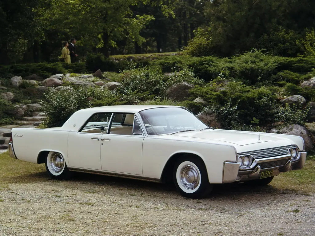 Lincoln Continental (53A) 4 поколение, седан (1960 - 1961)